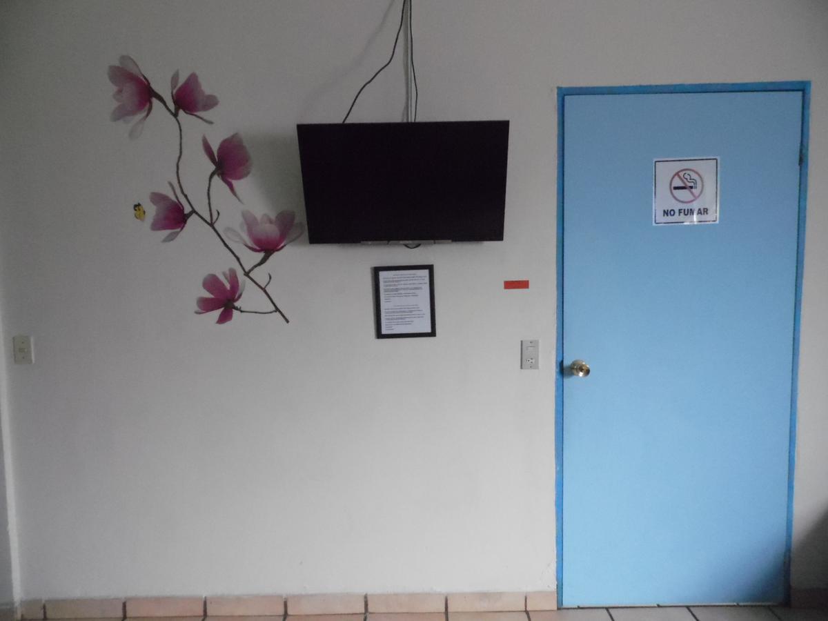 Hotel Happy House San Salvador Eksteriør bilde